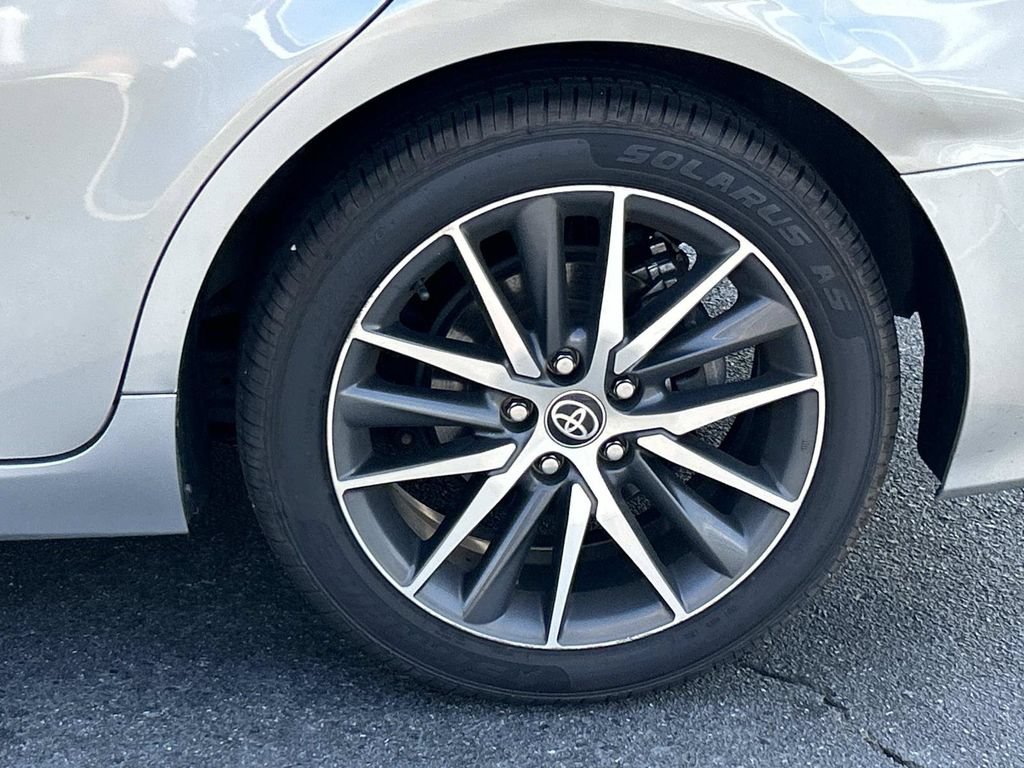 Used 2023 Toyota Camry XLE FWD image 12