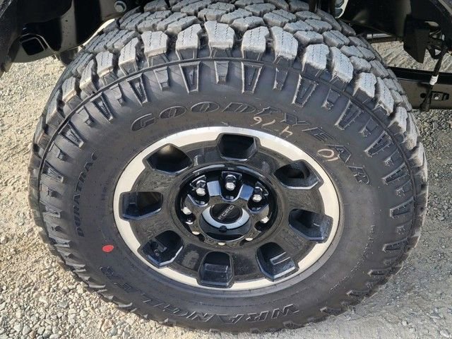 New 2026 Ford F350 Platinum w/ Tremor Off-Road Package image 6