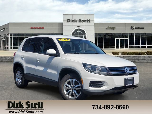 Used 2014 Volkswagen Tiguan S image 1