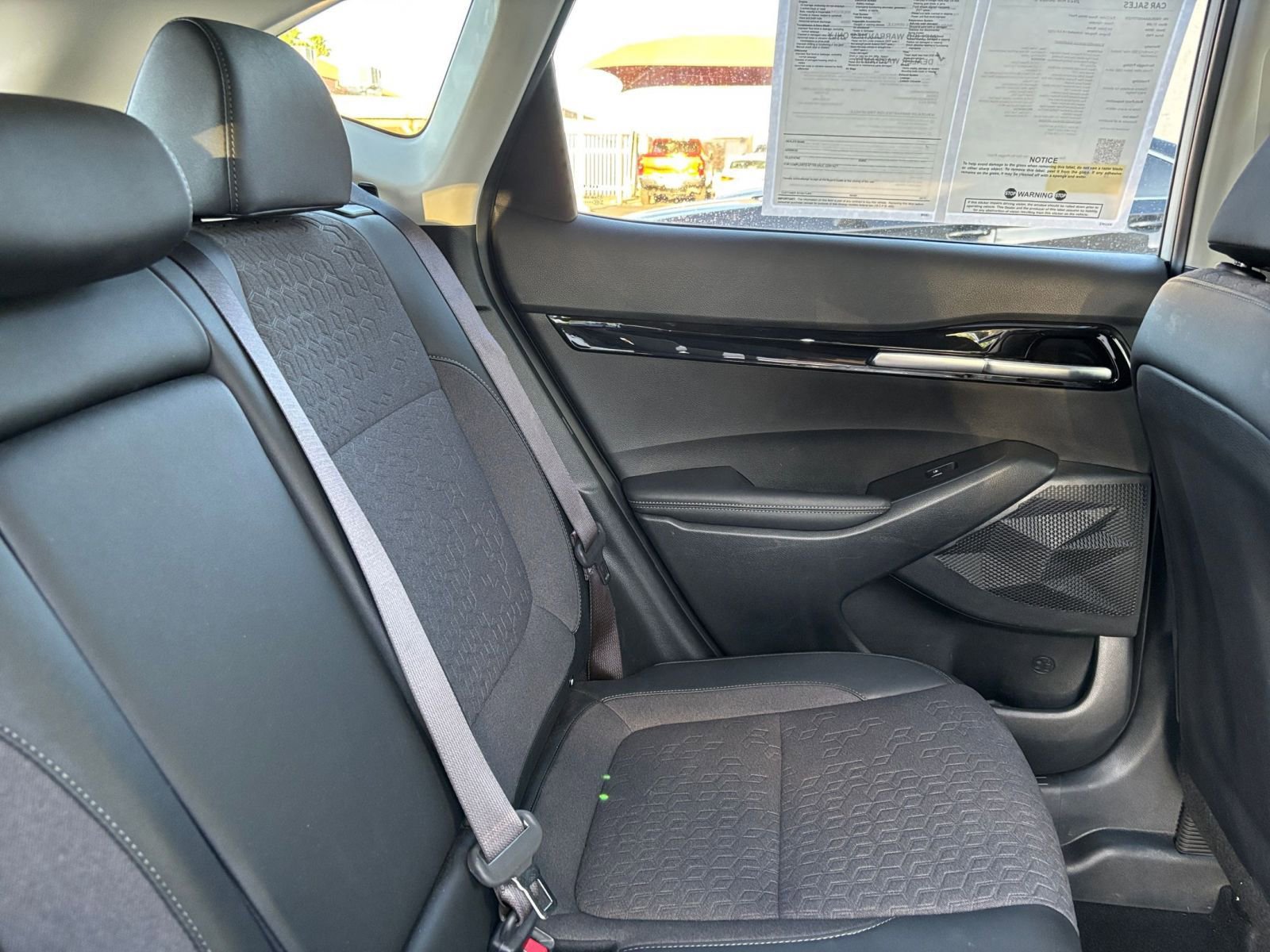 Used 2025 Kia Seltos S image 38