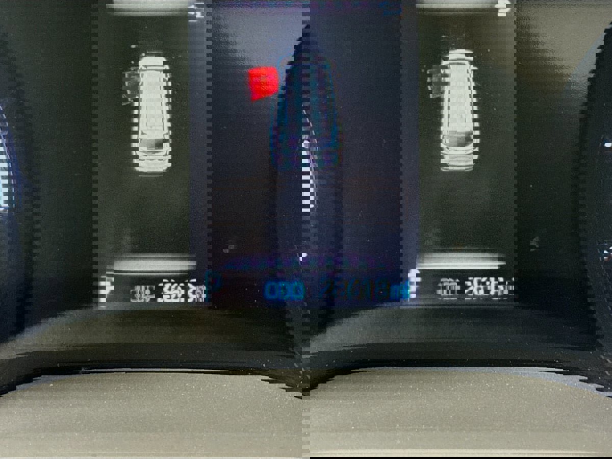 Used 2024 Toyota Sienna XLE image 12