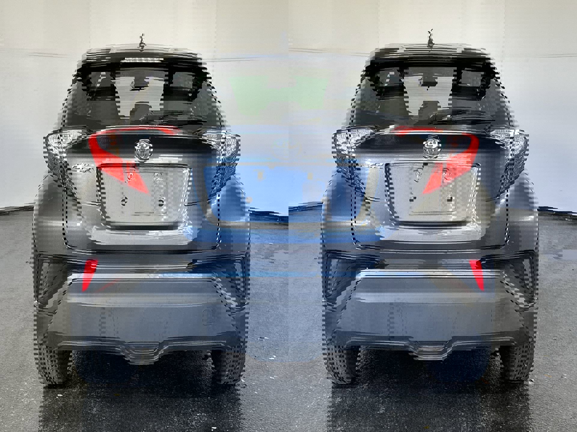 Used 2021 Toyota C-HR LE image 10