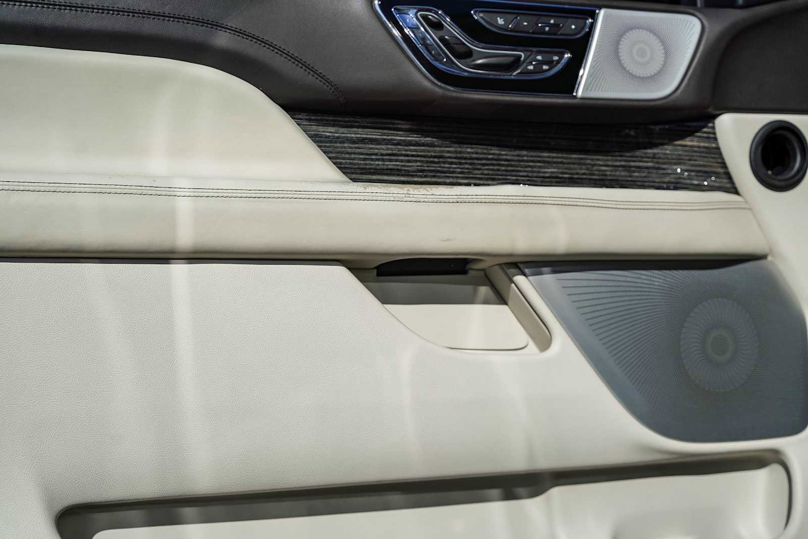 Used 2021 Lincoln Navigator L Black Label w/ Special Edition Package image 17