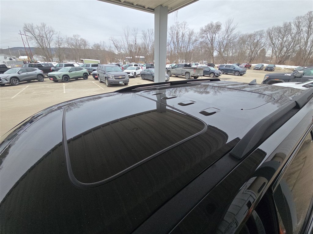 Used 2021 Chevrolet Traverse RS w/ LPO, Floor Liner Package image 19