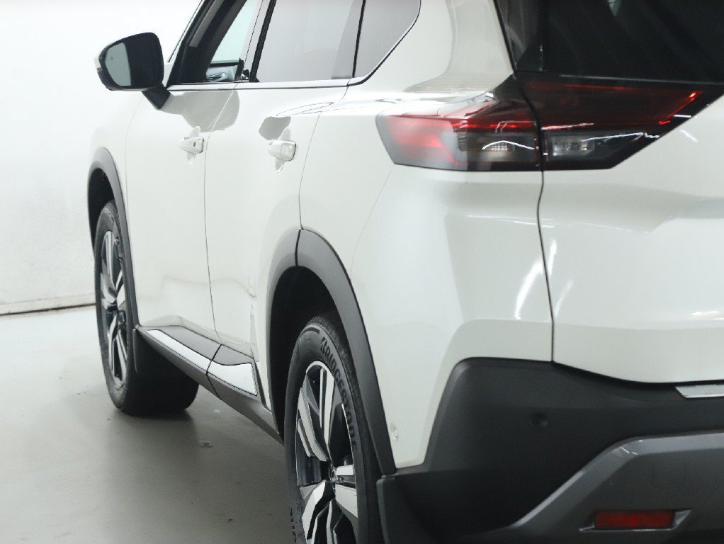 Certified 2023 Nissan Rogue SL AWD/4WD image 42