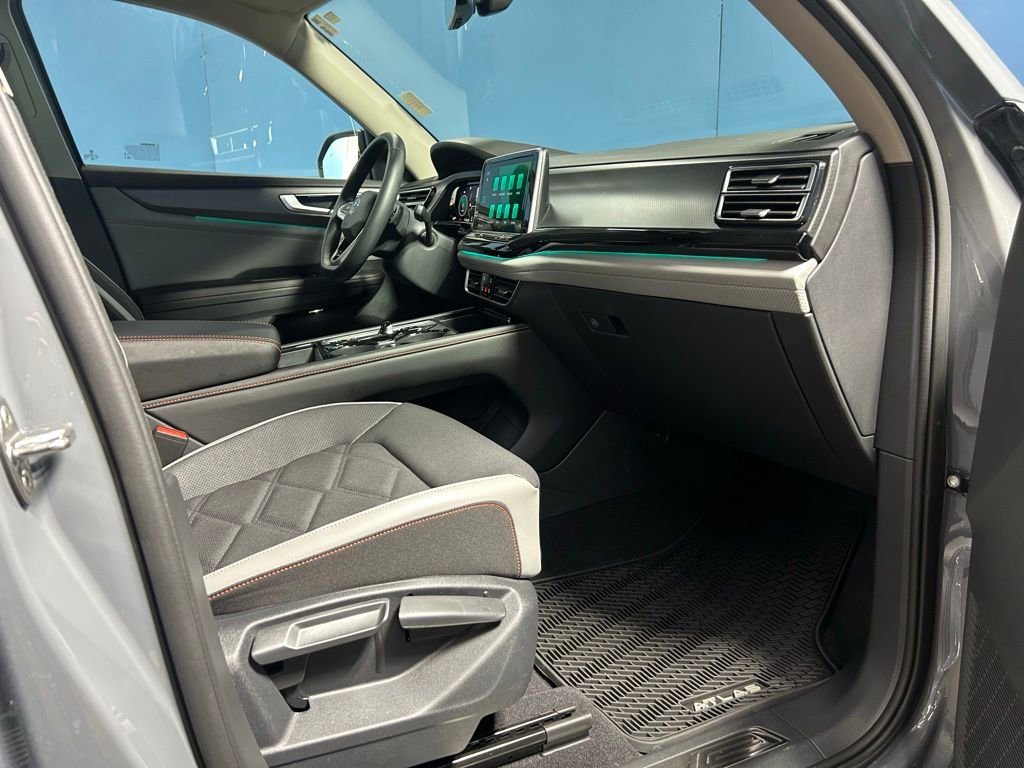 Used 2024 Volkswagen Atlas Peak Edition SE image 49