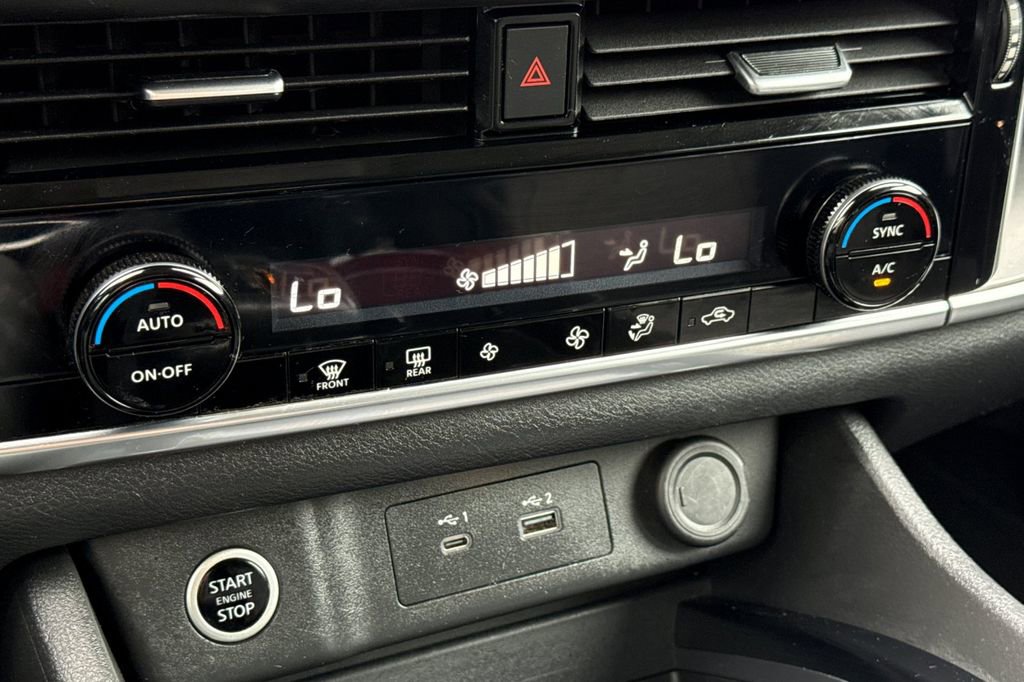 Used 2022 Nissan Rogue SV image 17