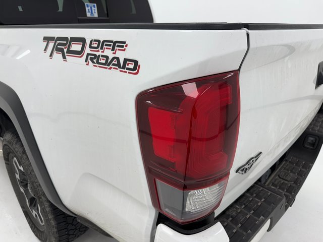 Used 2019 Toyota Tacoma TRD Off-Road image 8