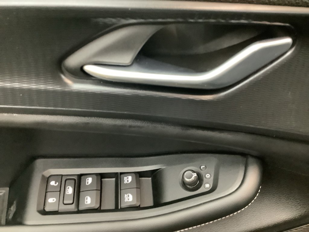 New 2025 Jeep Grand Cherokee Laredo X w/ Luxury Tech Group I image 13