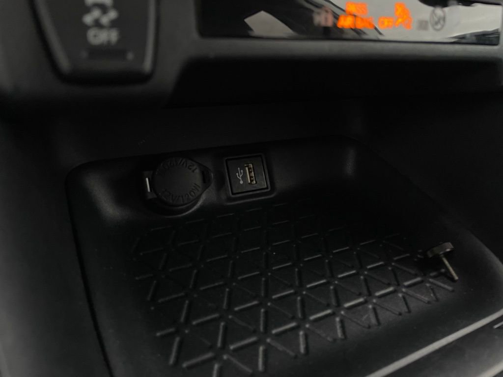 Used 2025 Toyota RAV4 XLE image 19