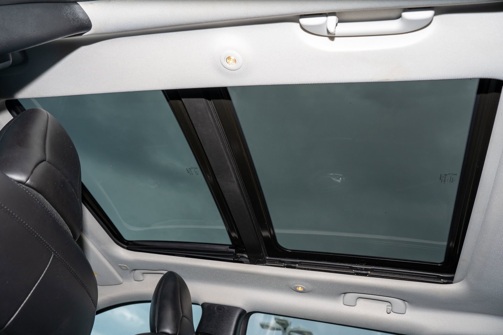 Used 2019 Jeep Cherokee Limited w/ Luxury Group image 20