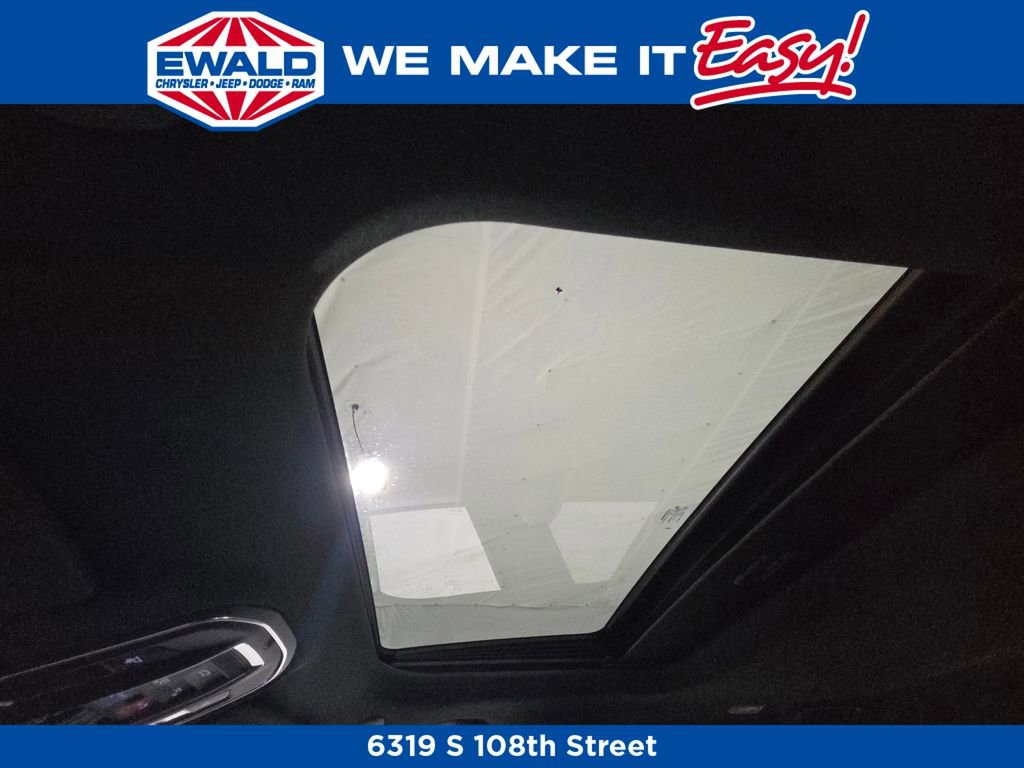 New 2025 Jeep Grand Cherokee 4WD image 11