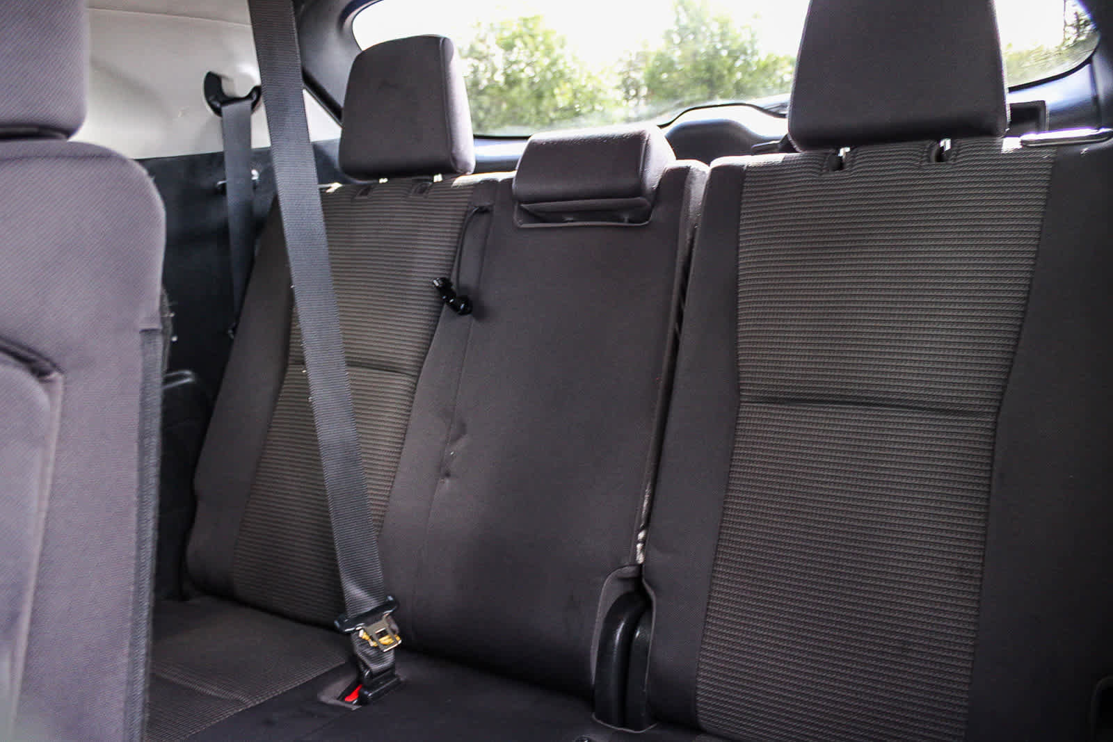 Used 2021 Toyota Highlander LE image 19