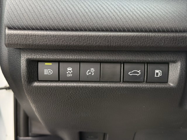 Used 2025 Toyota Camry SE FWD image 25