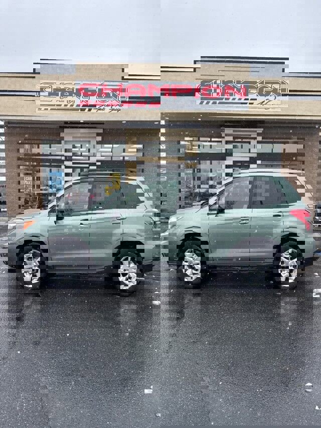 Used 2014 Subaru Forester 2.5i Premium w/ All-Weather Package image 2