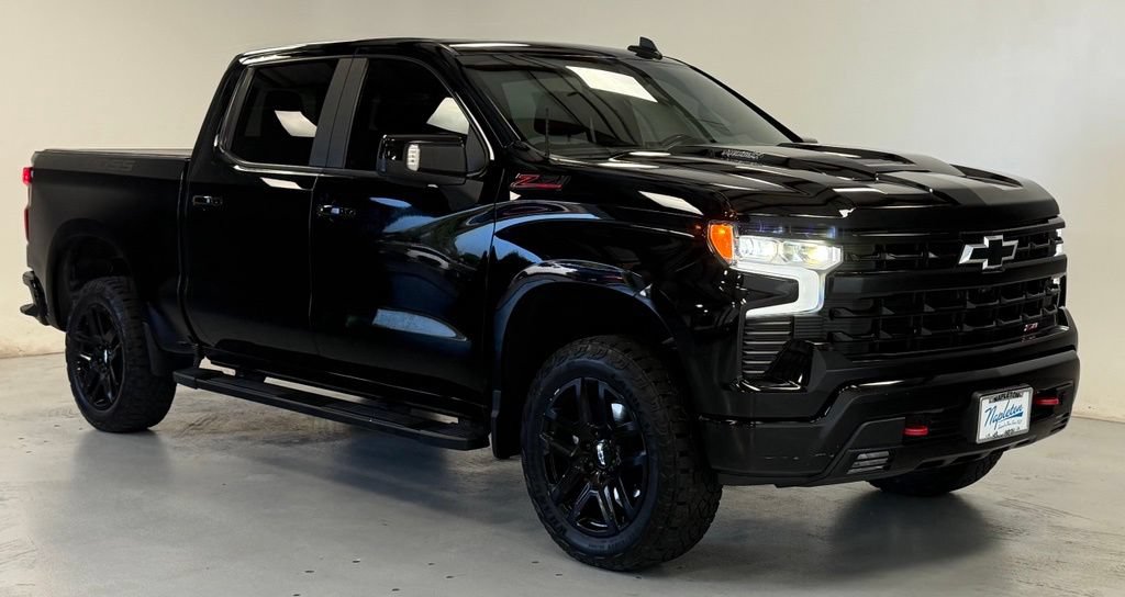 Used 2022 Chevrolet Silverado 1500 LT Trail Boss w/ LT Trail Boss Premium Package AWD/4WD image 4