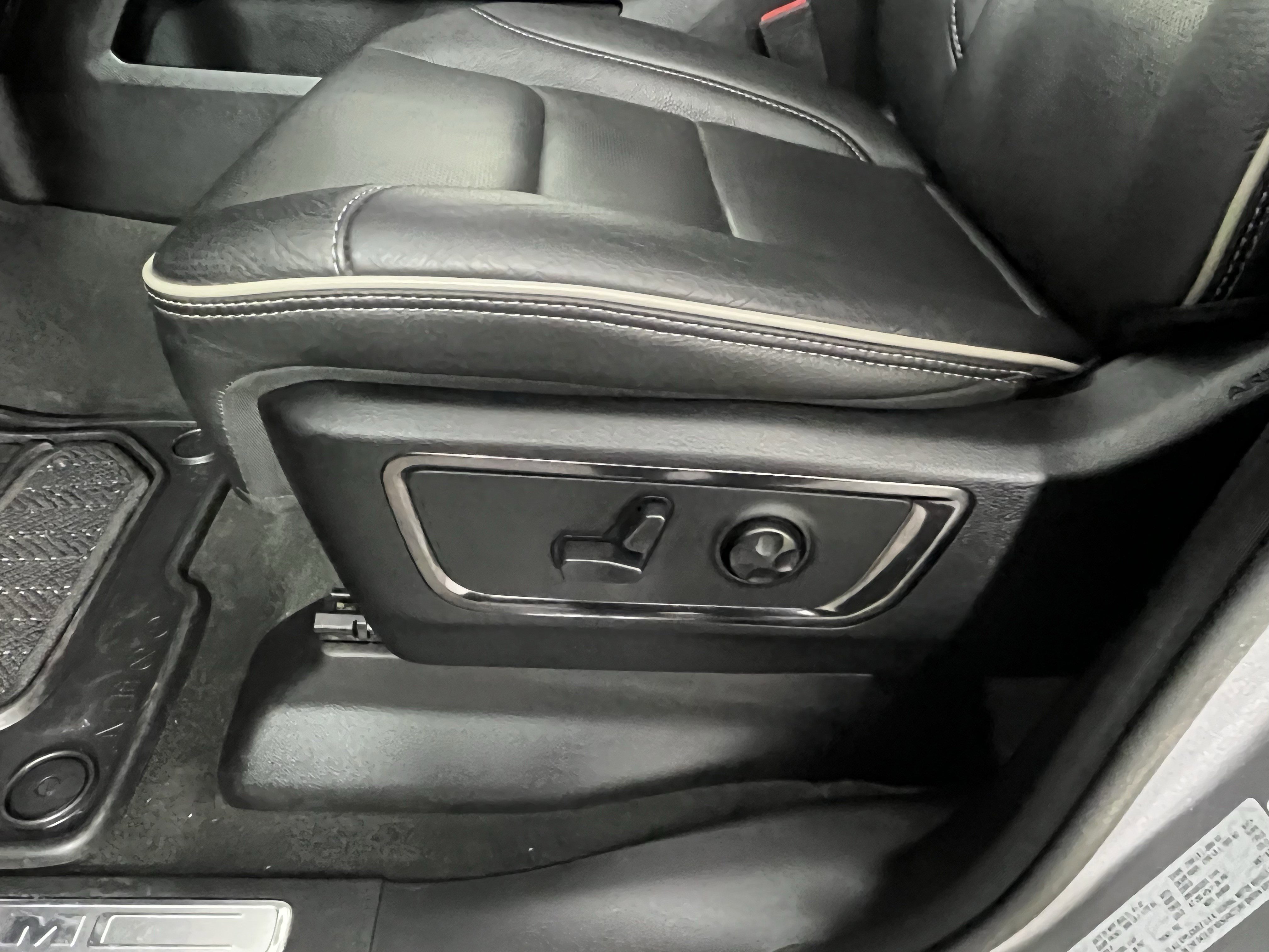 Used 2022 RAM 1500 Limited AWD/4WD image 16