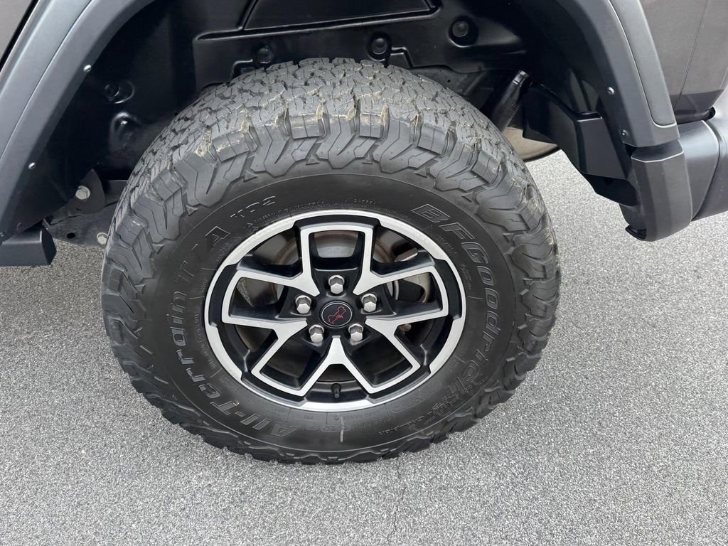 Used 2025 Jeep Wrangler Unlimited Rubicon AWD/4WD image 13