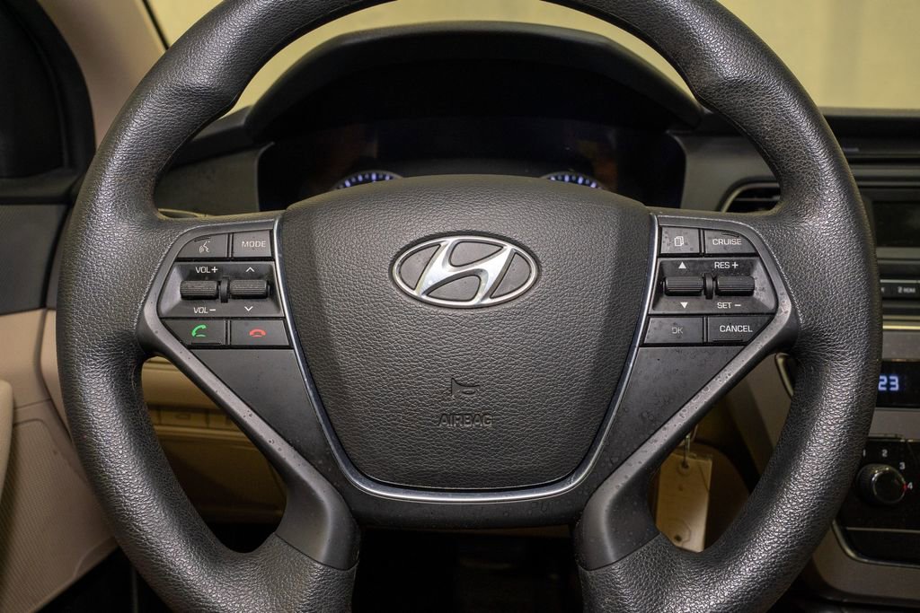 Used 2017 Hyundai Sonata SE image 16