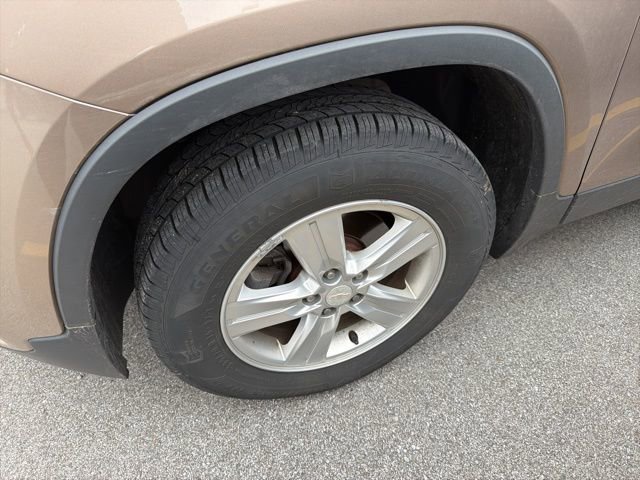 Used 2018 Chevrolet Trax LT w/ LT Convenience Package image 7