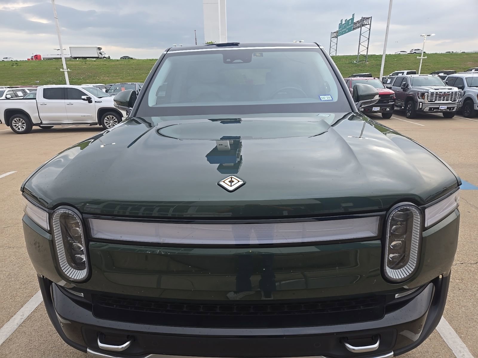 Used 2023 Rivian R1S Adventure AWD/4WD image 4