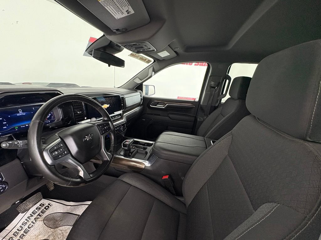 Used 2024 Chevrolet Silverado 1500 LT Trail Boss w/ Convenience Package II AWD/4WD image 13