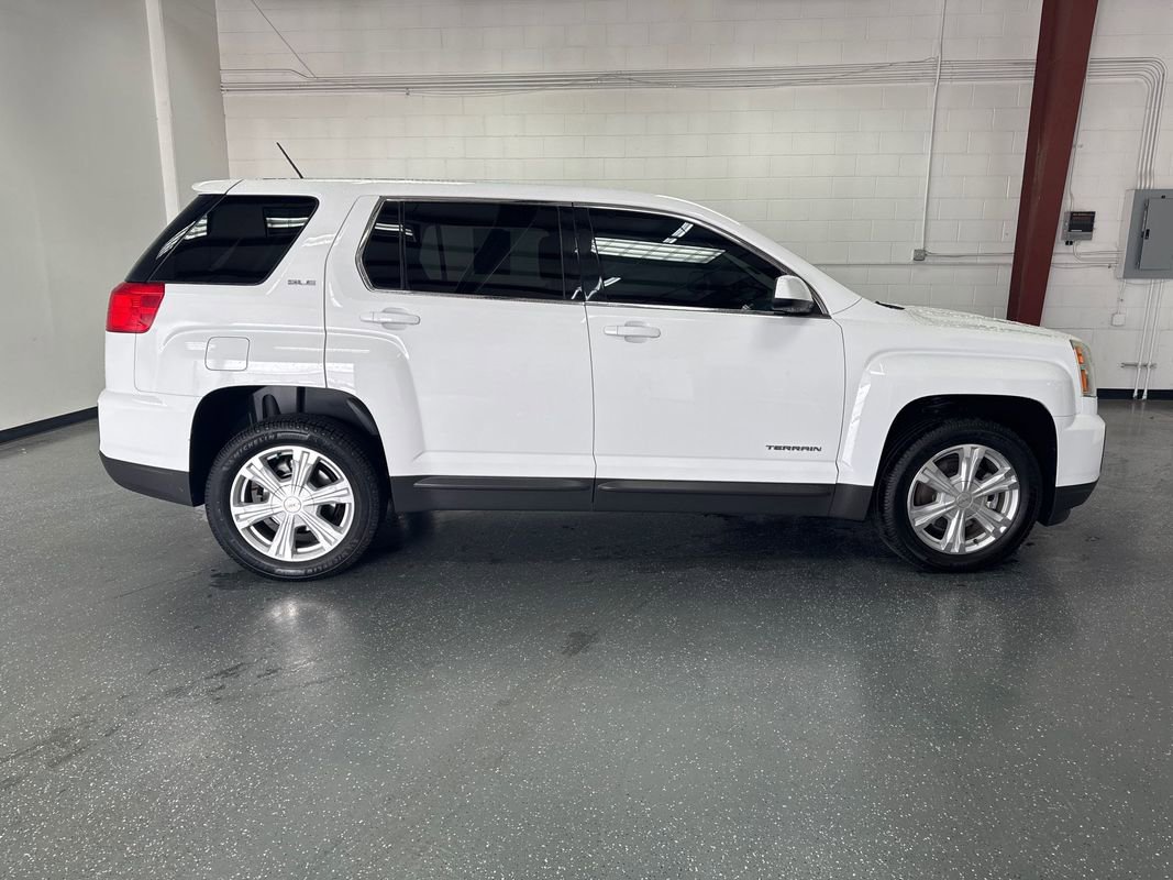 Used 2017 GMC Terrain SLE image 3