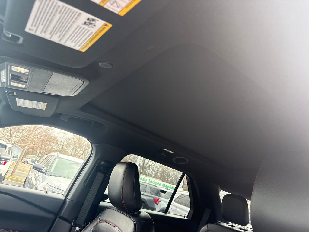 Used 2022 Ford Explorer ST-Line w/ Class IV Trailer Tow Package image 28