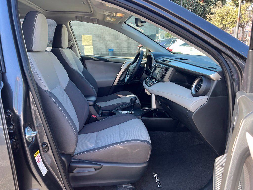 Used 2015 Toyota RAV4 XLE FWD image 19
