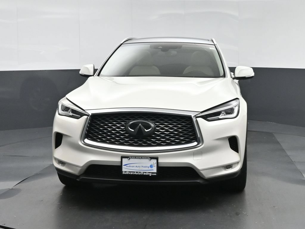 Used 2019 INFINITI QX50 Luxe w/ Navigation Package FWD image 2