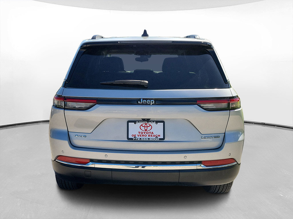 Used 2022 Jeep Grand Cherokee Limited AWD/4WD image 5
