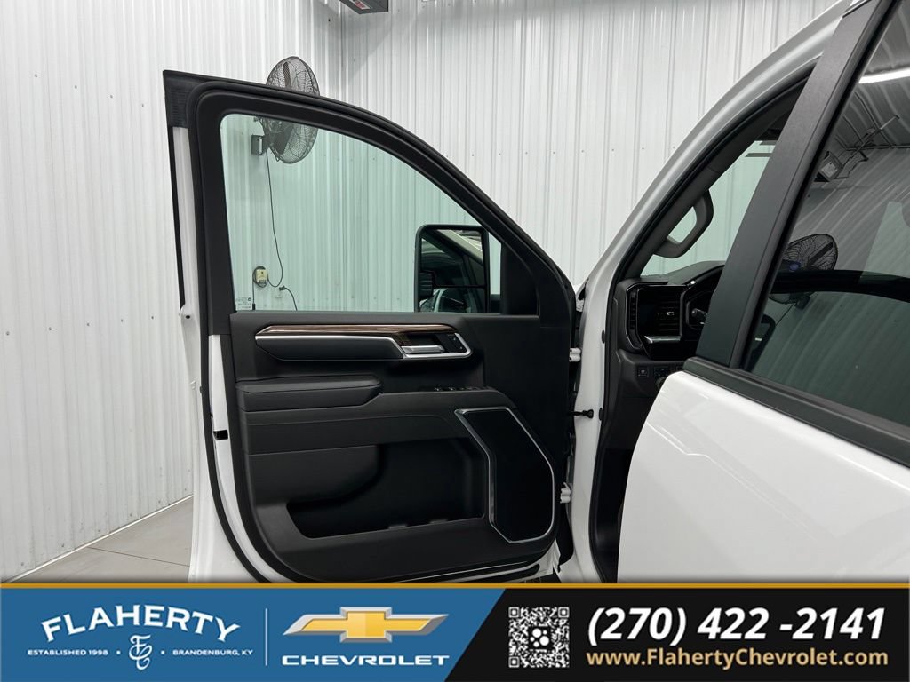 Used 2025 Chevrolet Silverado 2500 LT AWD/4WD image 8