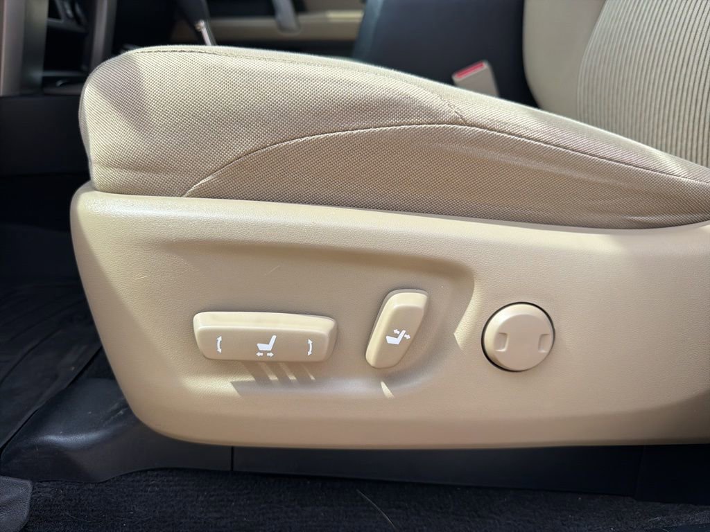 Used 2015 Toyota 4Runner SR5 image 9