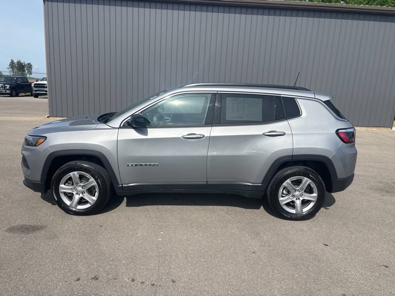 Used 2023 Jeep Compass Latitude AWD/4WD image 6