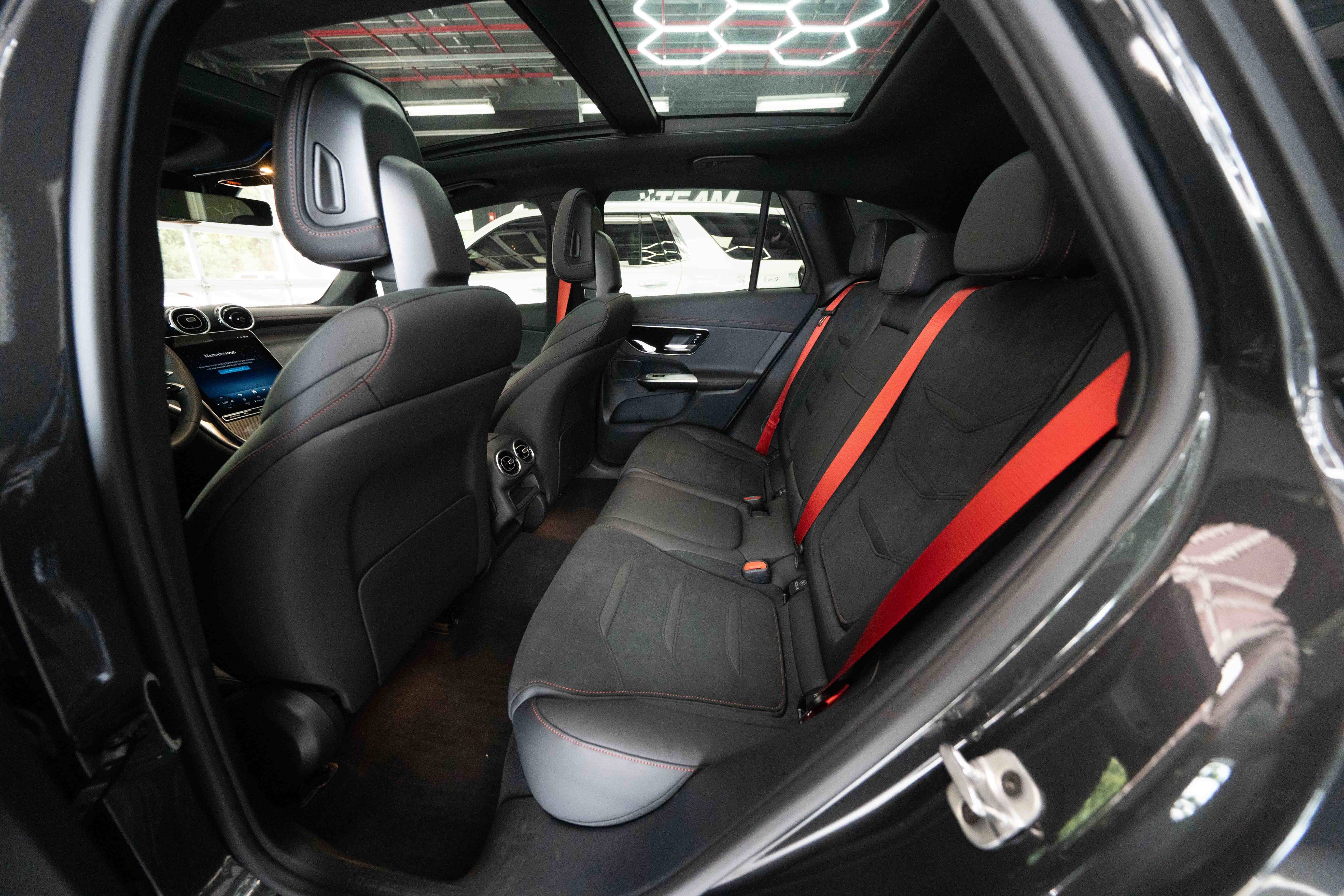 Used 2025 Mercedes-Benz GLC 43 AMG 4MATIC image 23