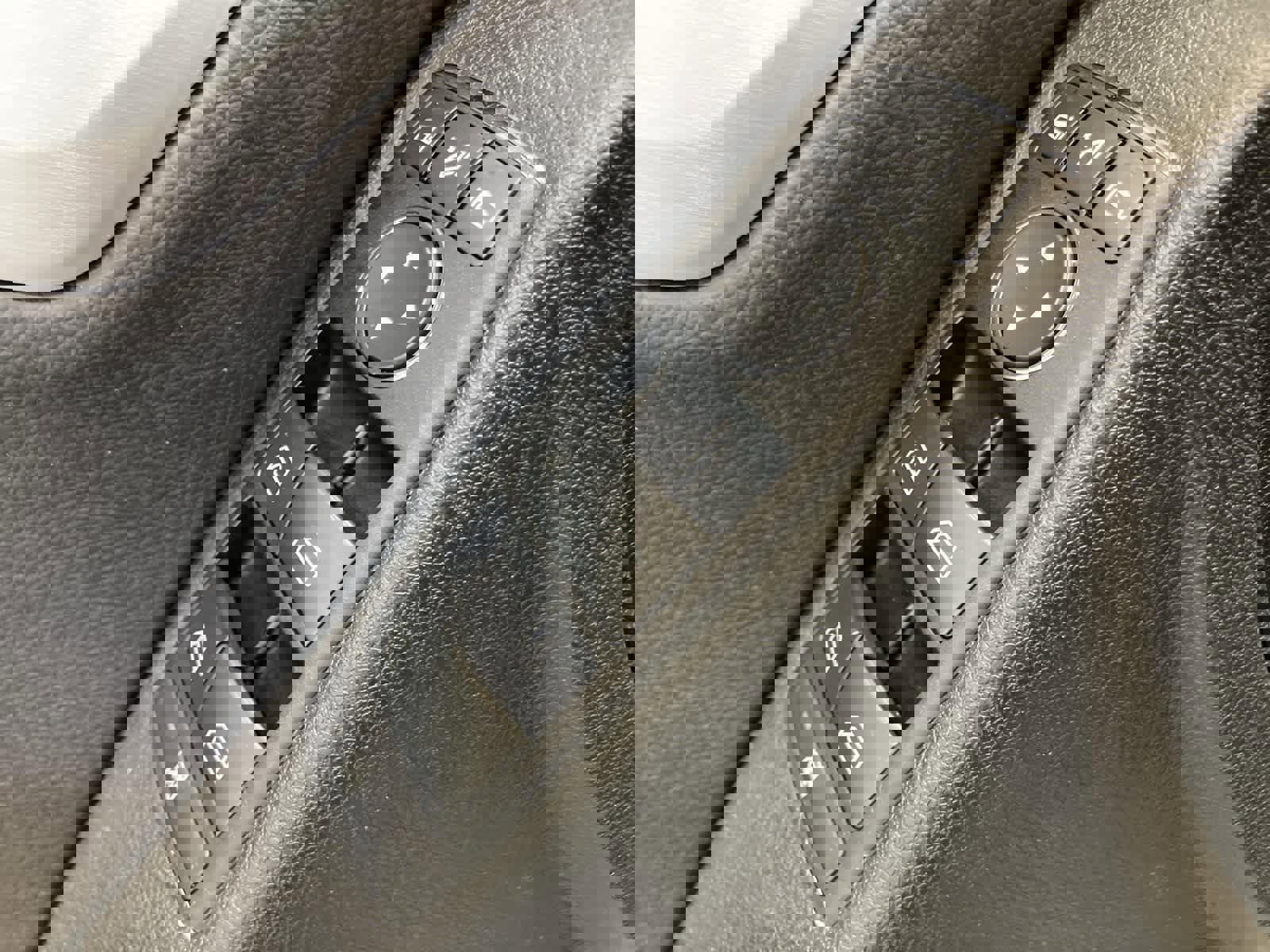 Used 2008 Mercedes-Benz C 300 Sedan image 15