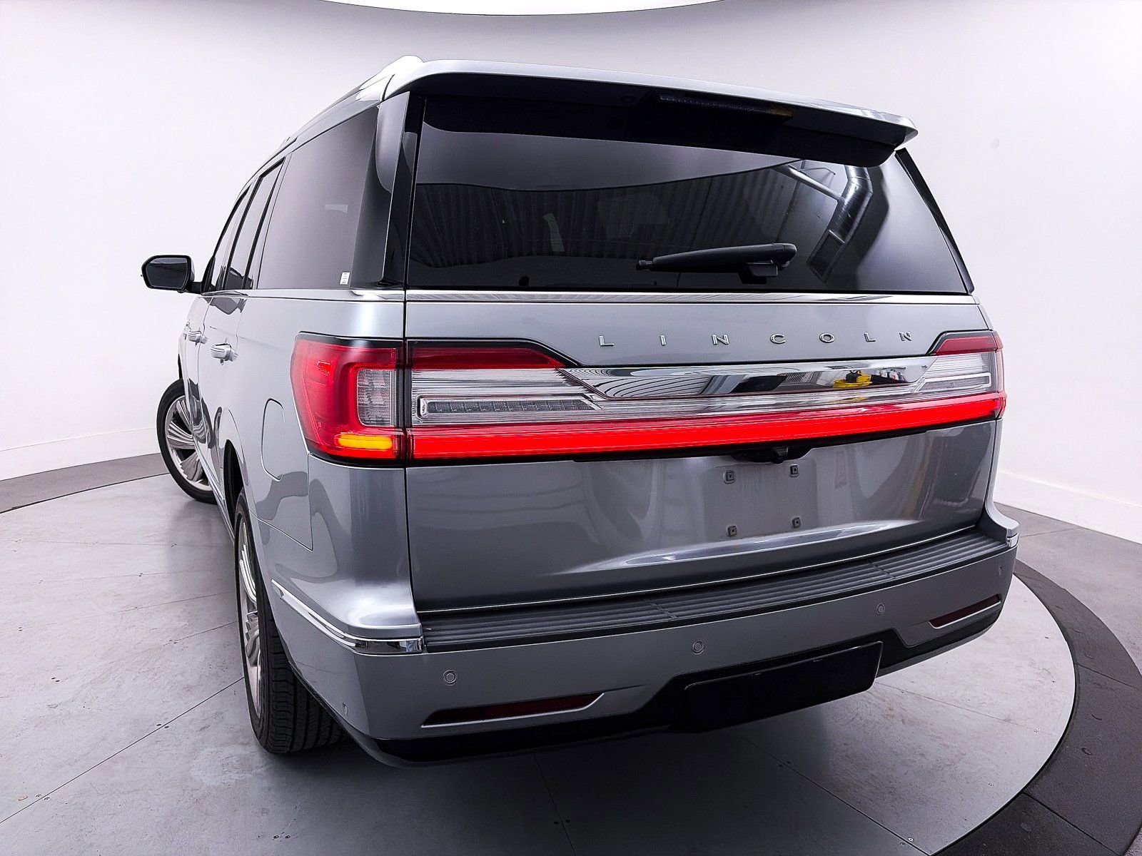 Used 2021 Lincoln Navigator Reserve w/ Luxury Package image 4