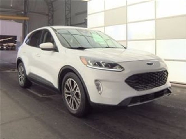 Used 2022 Ford Escape SEL image 2
