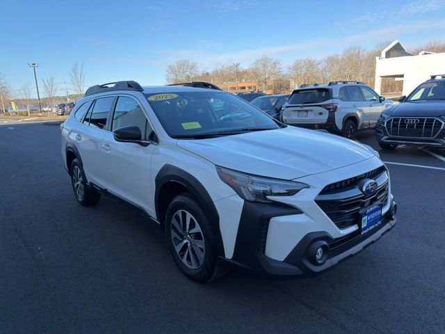 Used 2025 Subaru Outback Premium image 3