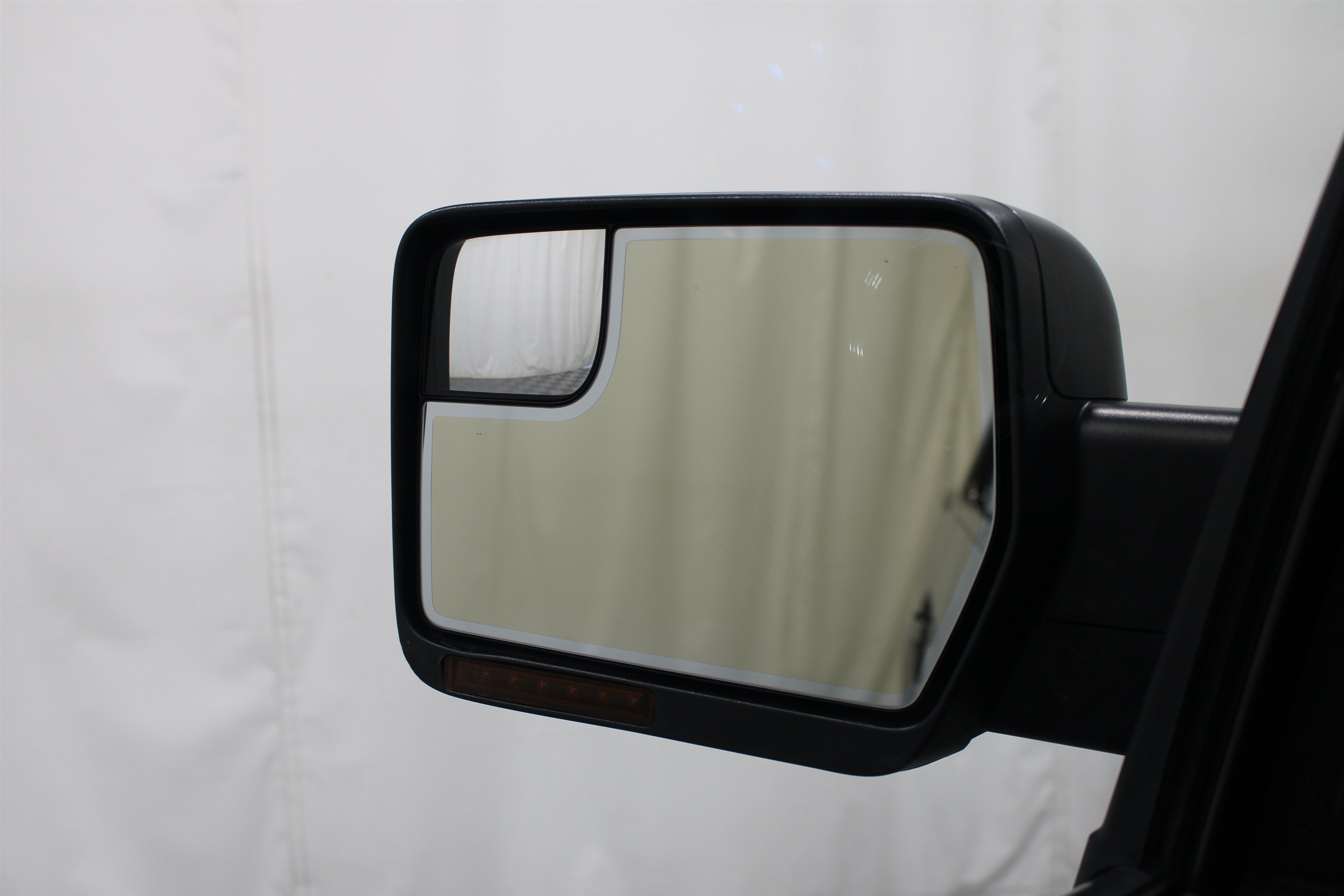 Used 2014 Ford F150 XLT w/ Equipment Group 302A Luxury RWD image 9