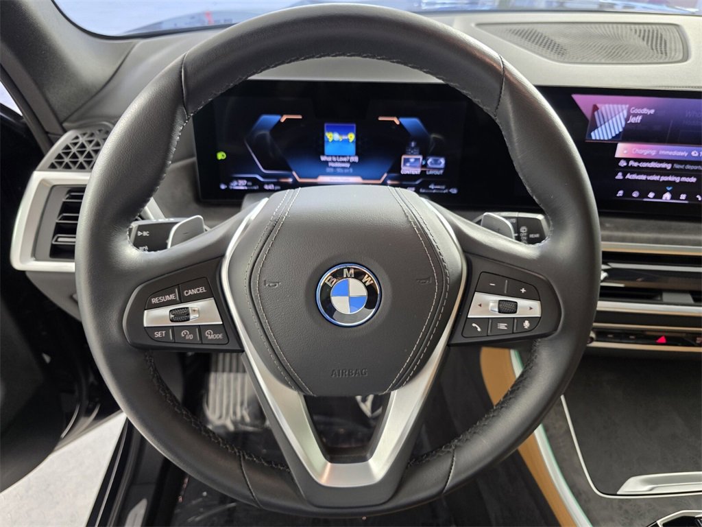 Used 2025 BMW X5 xDrive50e w/ Parking Assistance Package image 18
