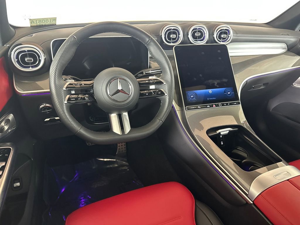 Used 2025 Mercedes-Benz GLC 300 4MATIC image 25