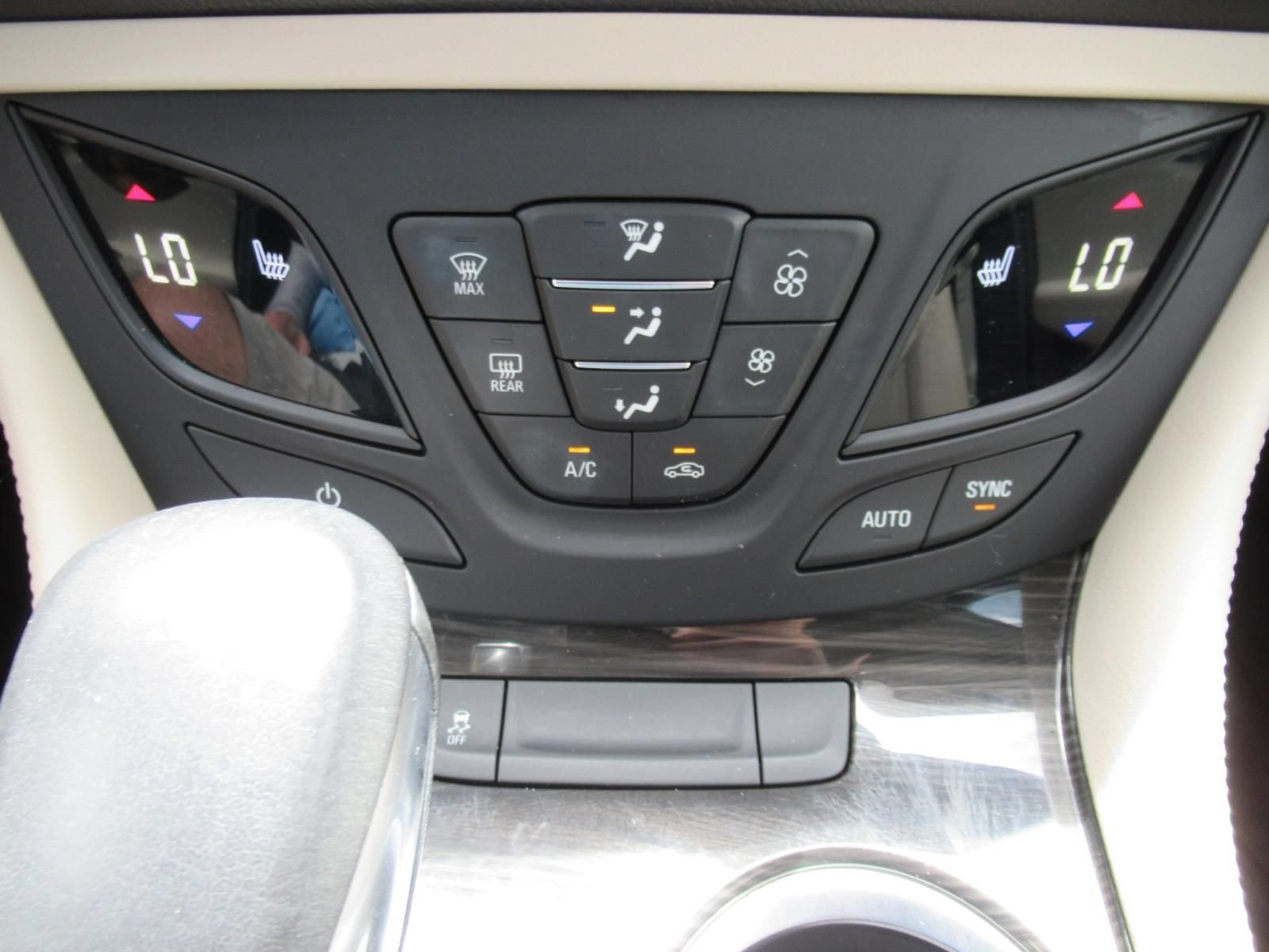 Used 2020 Buick Envision Essence FWD image 27