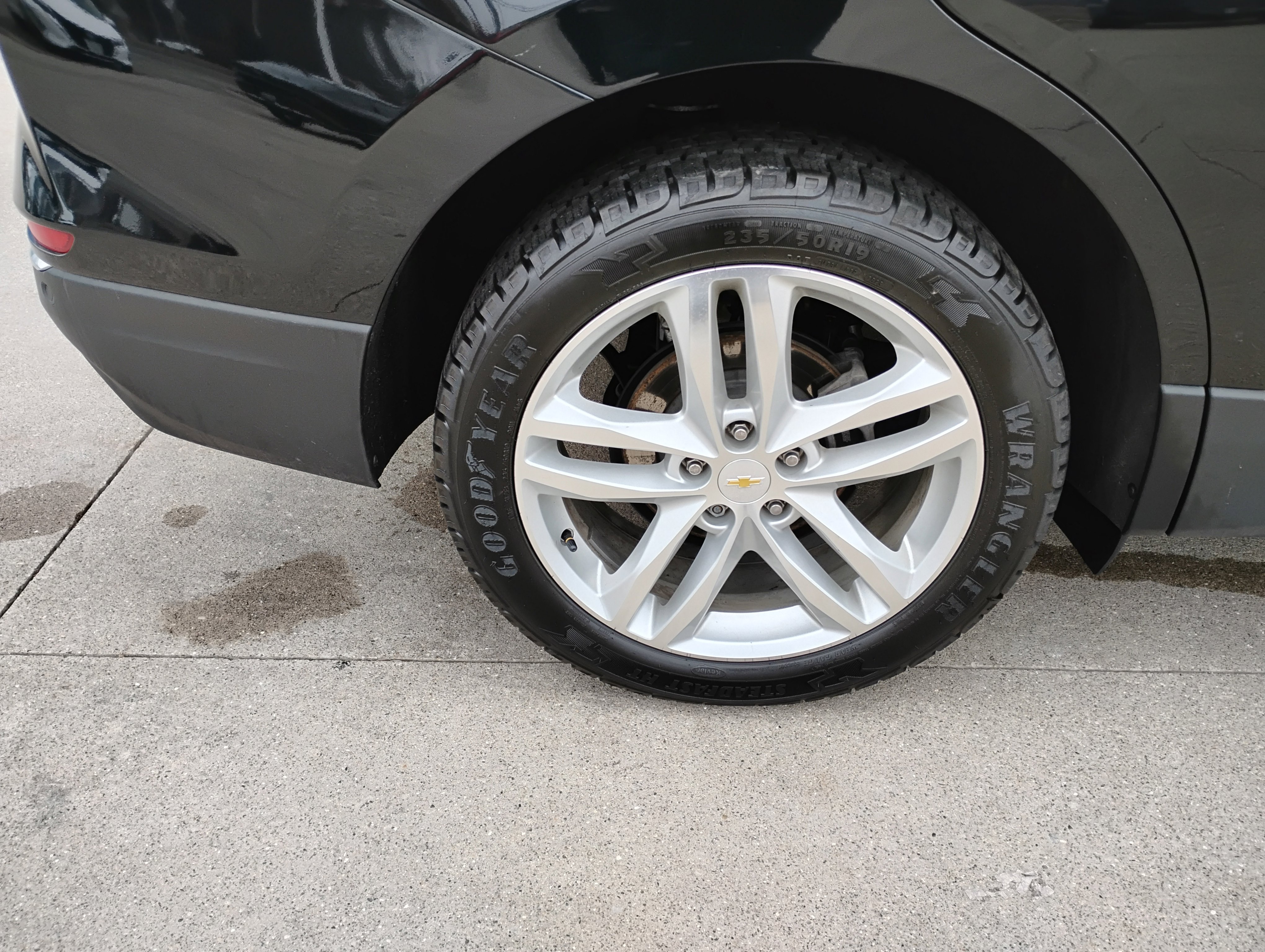 Used 2018 Chevrolet Equinox Premier image 25