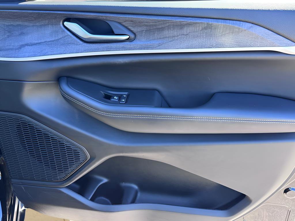 Used 2023 Jeep Grand Cherokee L Limited w/ Luxury Tech Group II image 13