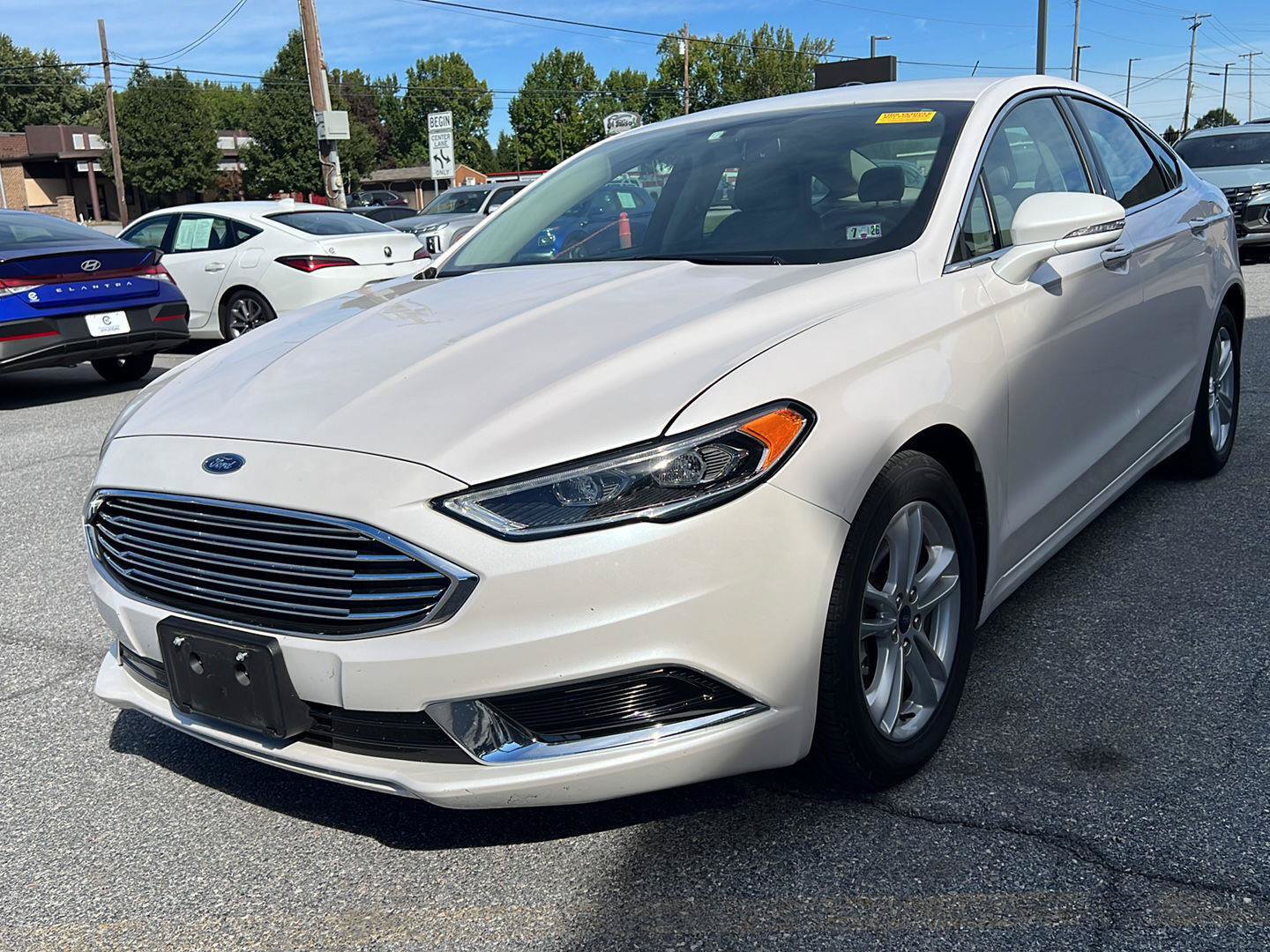 Used 2018 Ford Fusion SE w/ Fusion SE Technology Package FWD image 1