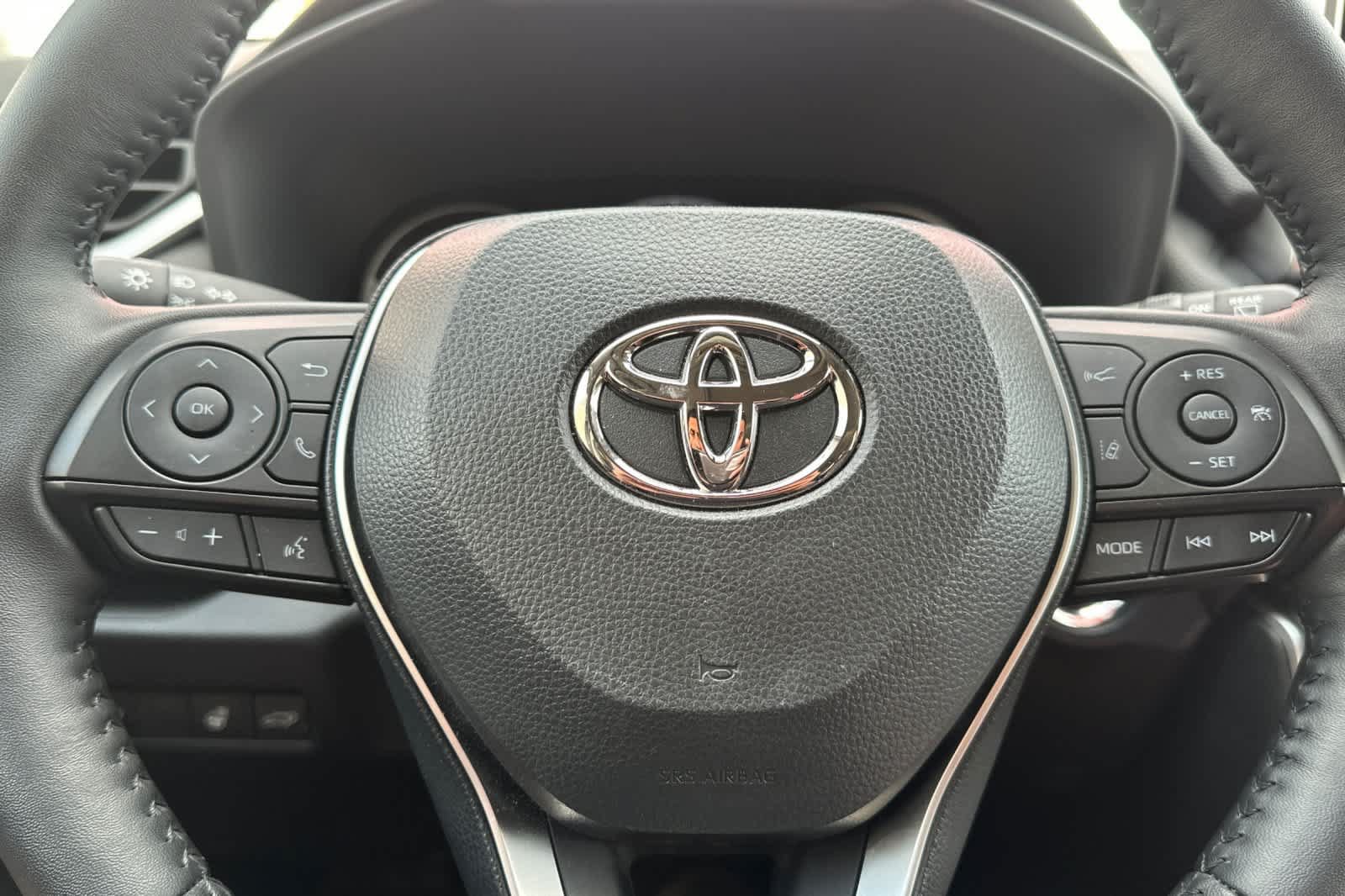 Used 2025 Toyota RAV4 XLE w/ Convenience Package AWD/4WD image 24
