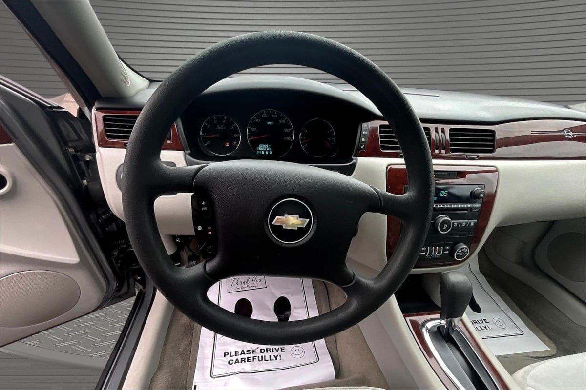Used 2008 Chevrolet Impala LT FWD image 8