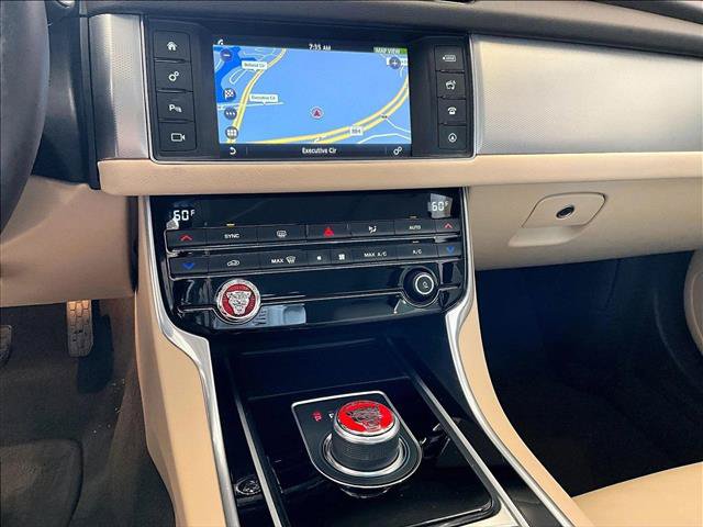 Used 2018 Jaguar XF Premium RWD image 23