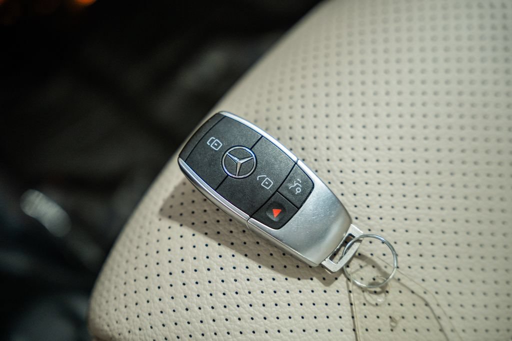 Used 2021 Mercedes-Benz GLC 300 4MATIC w/ Driver Assistance Package image 45